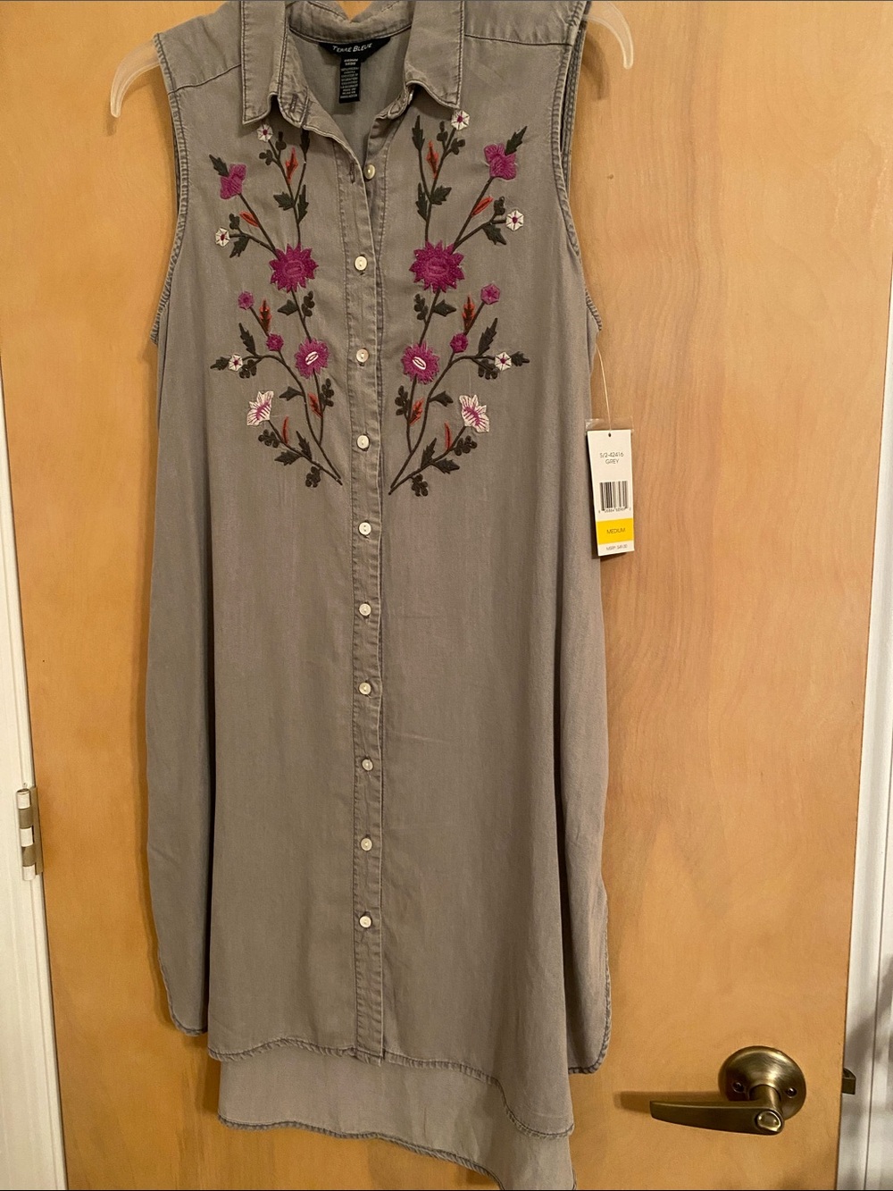 NWT Terre Bleue Sleeveless Embroidered Button-Front Grey Dress